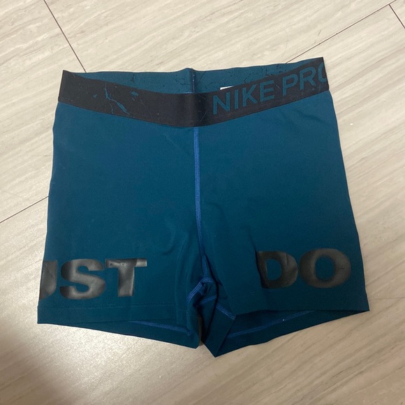 nike pro shorts - Picture 1 of 3